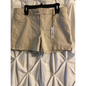 Women’s shorts size 14